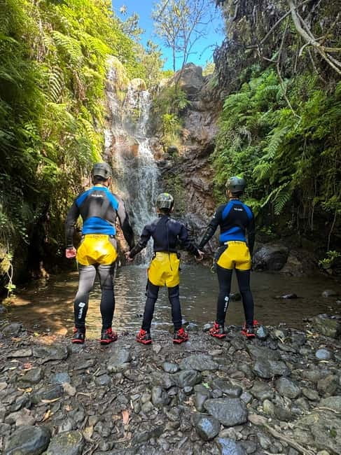 Madeira Short Canyoning For Beginners Rochão Level 1 - What happens from pickup to the canyon