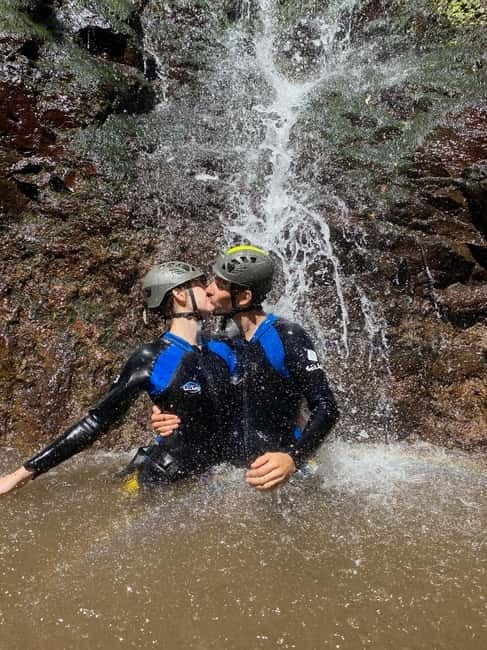 Madeira Short Canyoning For Beginners Rochão Level 1 - The guided route: four abseils and optional water fun