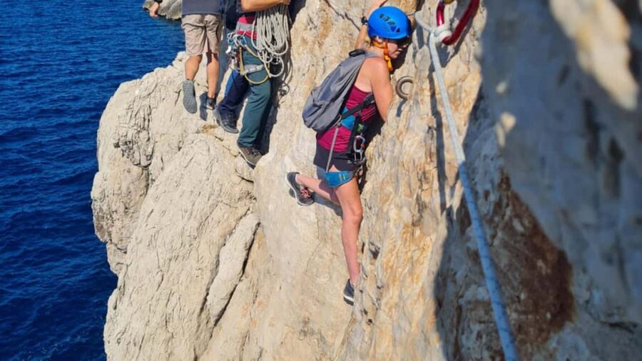 Marseille : Via Ferrata in the calanque of Sormiou - Climbing above the Mediterranean