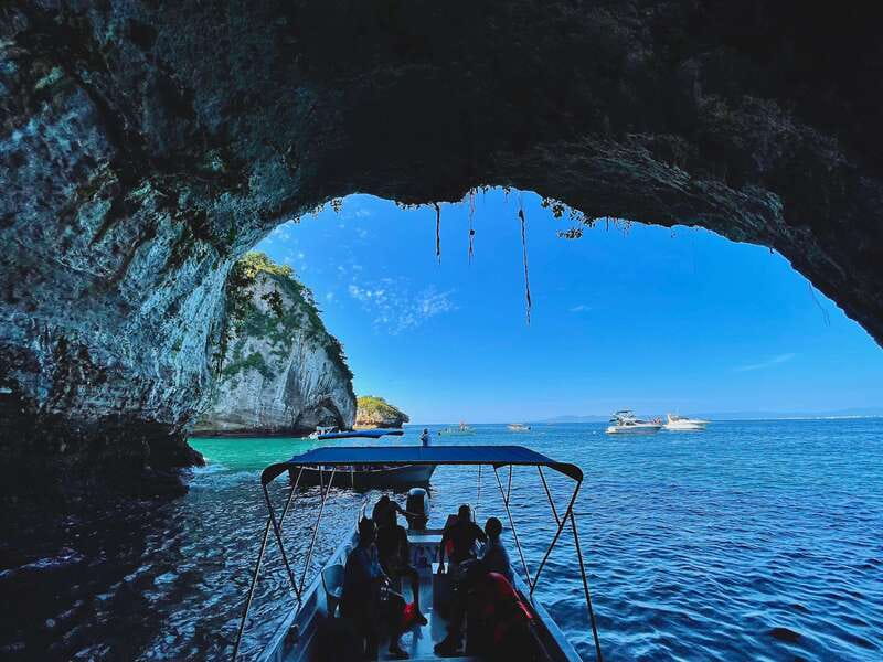 Mismaloya: Snorkeling, Cliff Jumping, and Beach Tour - The boat ride back to Mismaloya
