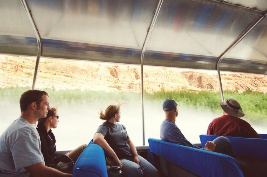 Moab: 1-Hour Express Jet Boat Tour on Colorado River - Little Arch and the first photo stop