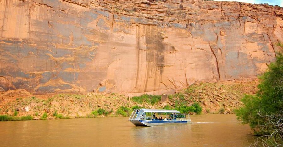 Moab: 3-Hour Jet Boat Tour to Dead Horse Point State Park - Guides, commentary, and the human side of the ride