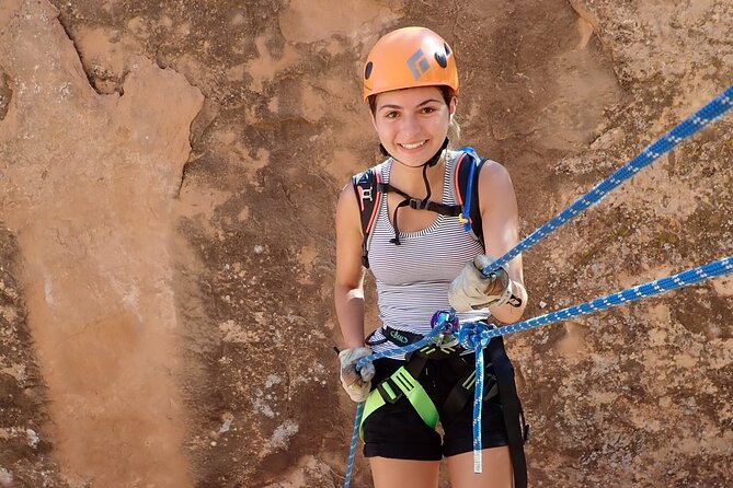 Moab Rappeling Adventure: Medieval Chamber Slot Canyon - Group size, guides, and comfort level
