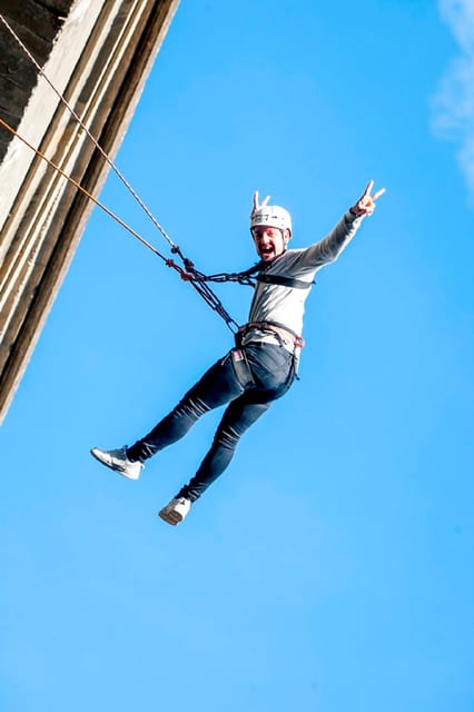 Murillo de Gállego Huesca: Bungee jumping over the river - Taking the plunge above the river