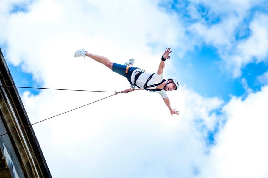 Murillo de Gállego Huesca: Bungee jumping over the river - Safety equipment and professional supervision