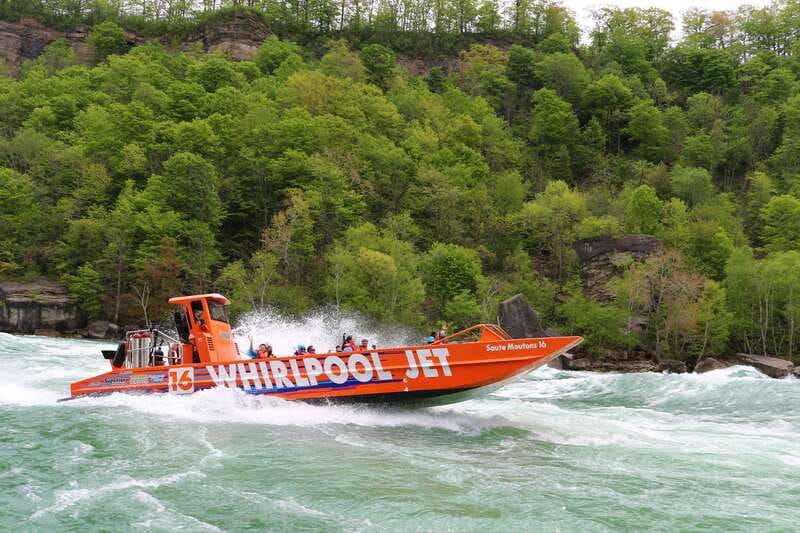 Niagara Falls, ON: Jet Boat Tour on Niagara River - Choosing between Wet Jet and Jet Dome