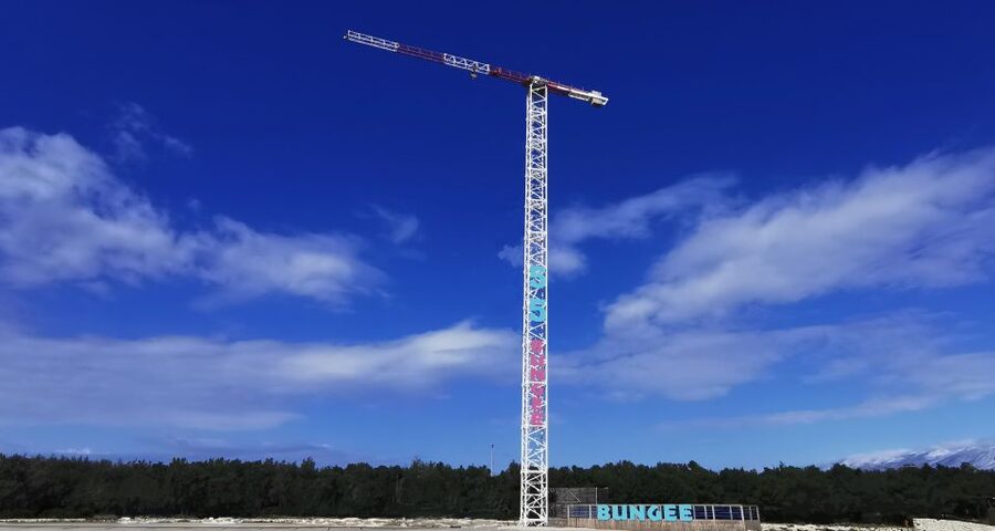 Novalja: Zrce Beach Bungee Jumping Experience - Arriving at the 55-Meter Bungee Tower