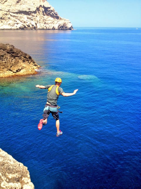 Pollença: Kayak and Coasteering Cliff Jumping - Paddling 1.5 kilometers along Cala Sant Vicenç