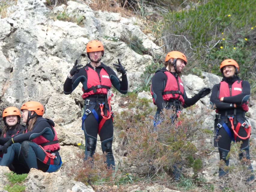 Portinho da Arrábida: Coasteering Boat Tour - Why Portinho da Arrábida makes a fine coasteering base