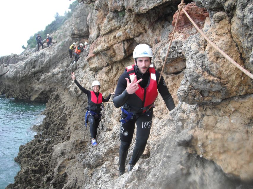 Portinho da Arrábida: Coasteering Boat Tour - Swimming, zip line, and boat support