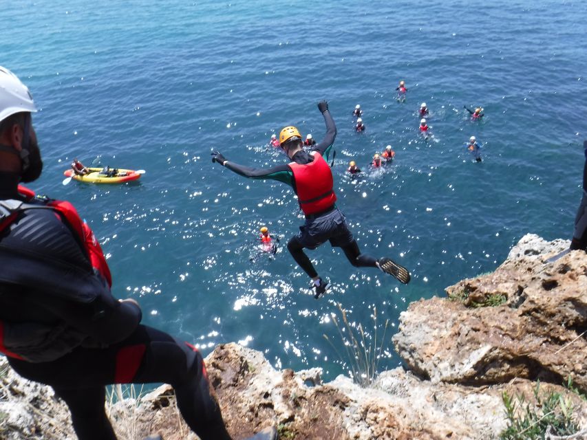 Portinho da Arrábida: Coasteering Boat Tour - The guides are a major part of the value