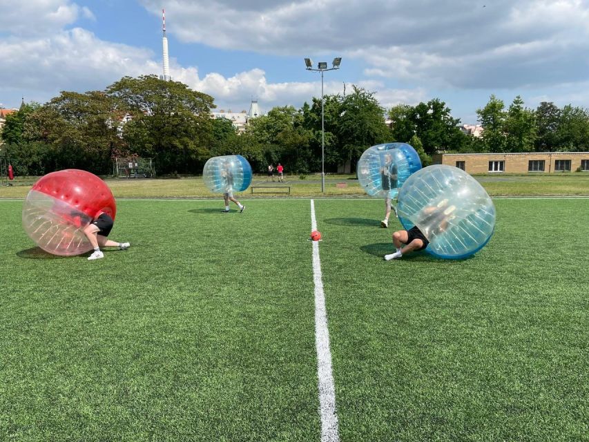 Prague: Bubbles football - Zorb Football in centrum - Stretching and safety before the first collision