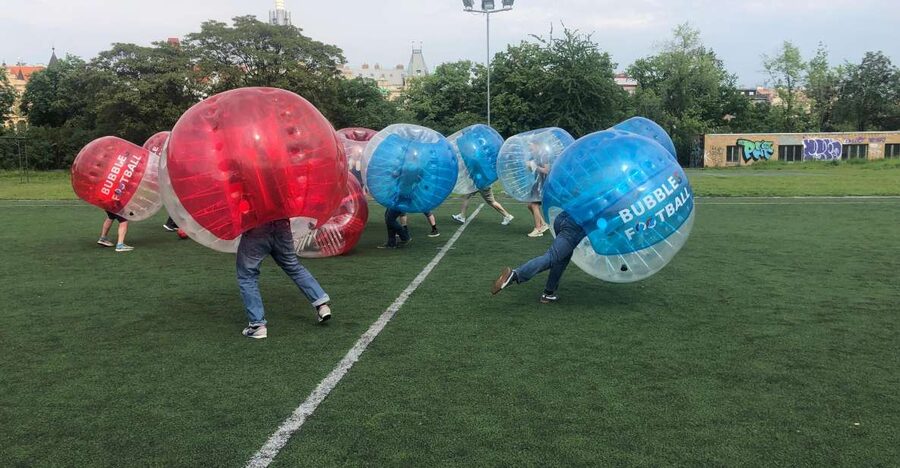 Prague: Bubbles football - Zorb Football in centrum - Finding the field behind the brown gate