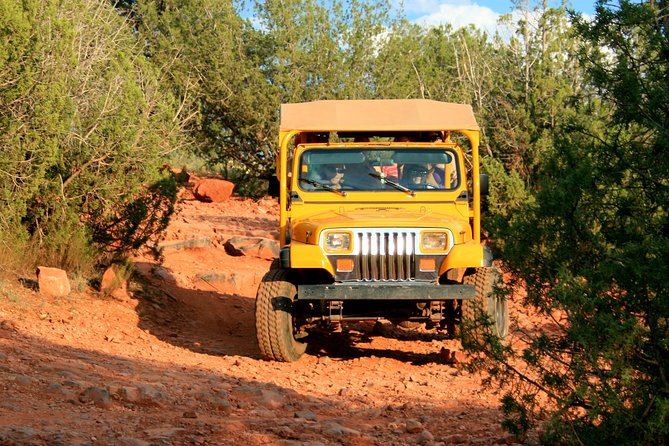 PRIVATE Sedona Jeep Tour Diamondback Gulch Extreme Off-Road - Red rock views beyond the paved roads