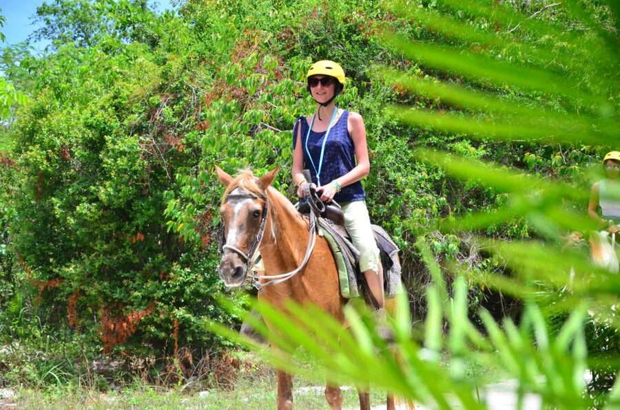 Punta Cana: Bávaro Adventure Park Horse Riding & Waterfalls - The important camera and locker rules