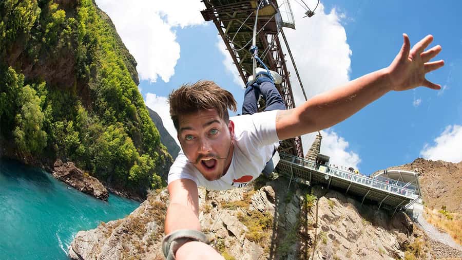 Queenstown: Kawarau Bridge Bungy - World's First Bungy! - Solo or tandem: choosing your jump