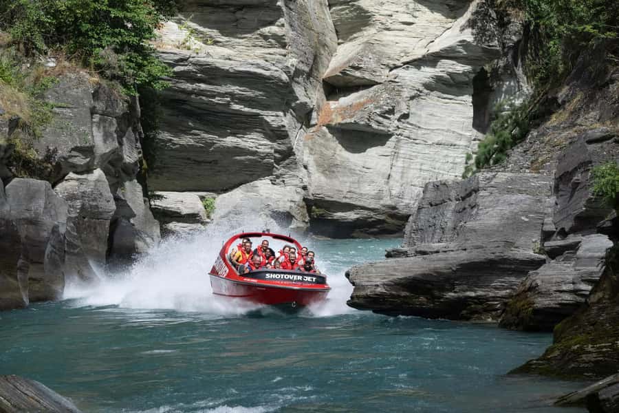 Queenstown: Shotover River Extreme Jet Boat Experience - The first high-speed run