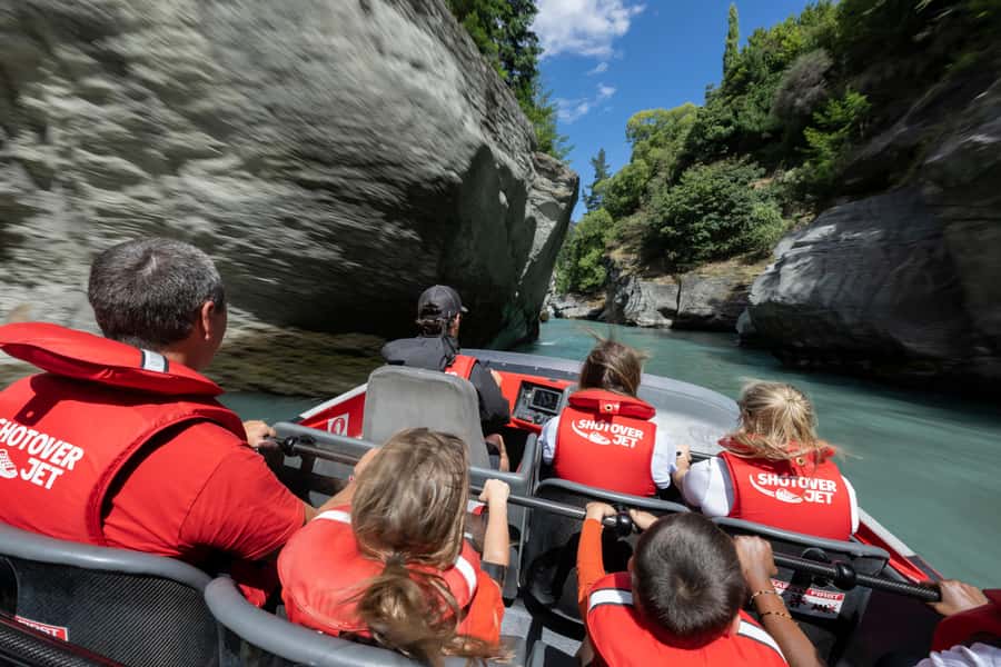 Queenstown: Shotover River Extreme Jet Boat Experience - The Shotover Canyons provide the best scenery
