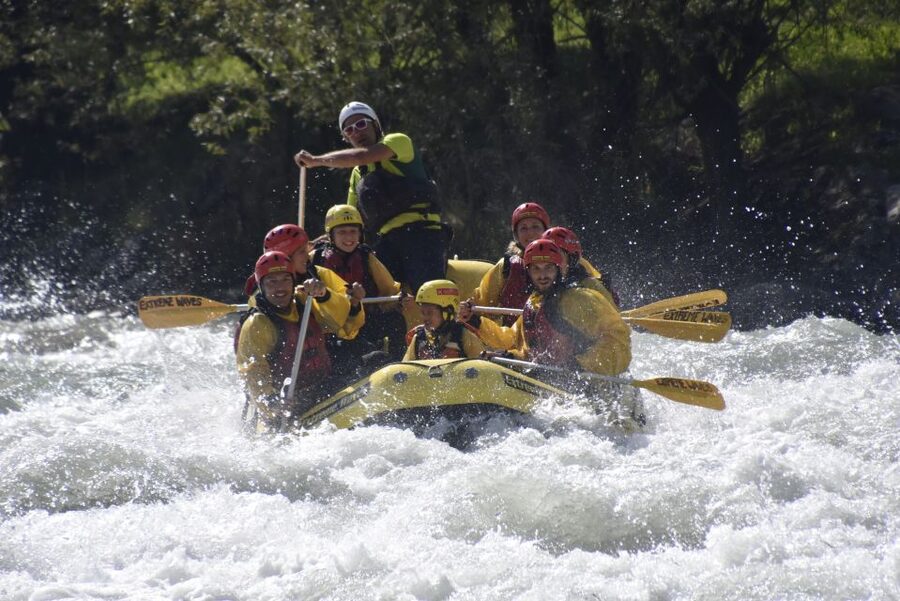 Rafting Classic, with Extreme Waves - Starting at Extreme Waves in Commezzadura