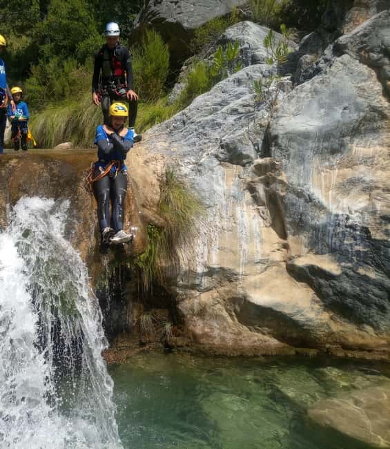 Río Verde, Otivar, Granada: canyoning, crystal clear waters, jumps, and rappelling. - Getting fitted for the canyon