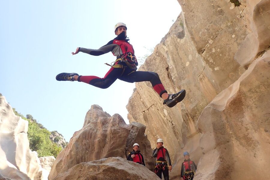 Ronda: Buitreras Canyoning Tour in "The Cathedral" - Las Buitreras, Andalusia’s natural cathedral
