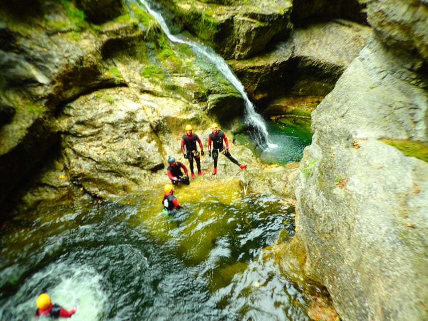 Salzburg: Advanced Canyoning on the Strubklamm - Swimming through the canyon