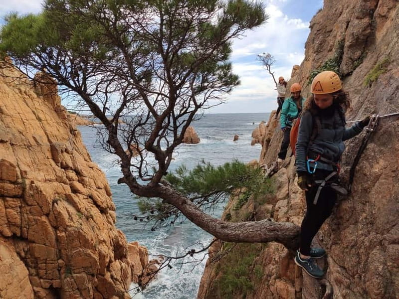 Sant Feliu de Guíxols: Guided tour of the Cala del Molí Via Ferrata - Crossing bridges and exposed walkways