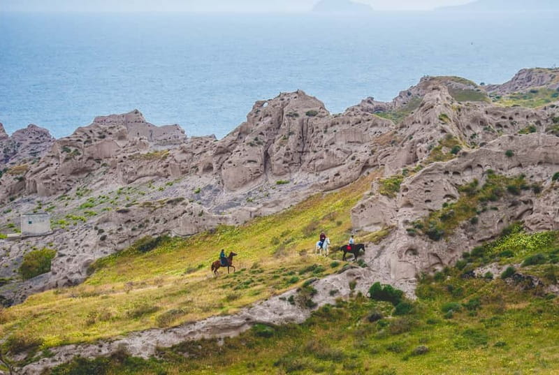 Santorini: Extreme Horse Safari with Beach Gallop - The cliff top delivers the caldera view