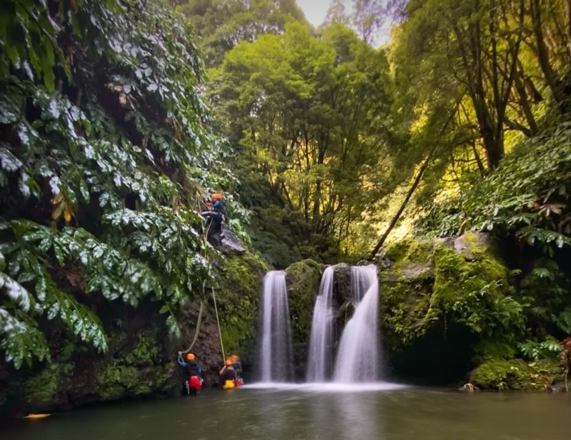 Sao Miguel: Caldeiroes Canyoning Experience - The 15-minute walk and first safety briefing