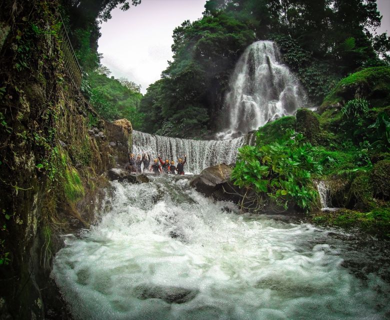 Sao Miguel: Caldeiroes Canyoning Experience - Returning through the park