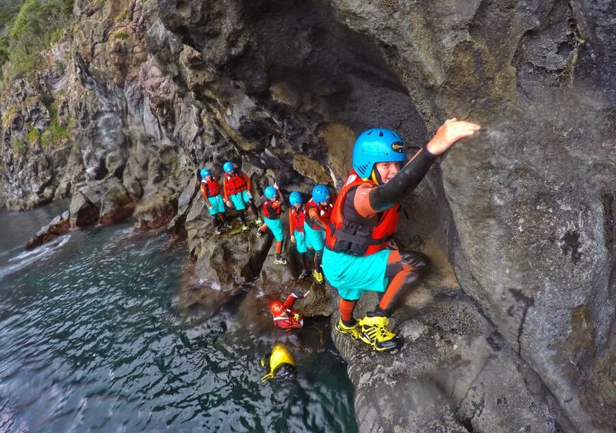 São Miguel: Coasteering Experience in Caloura - Why Caloura makes a good coasteering base