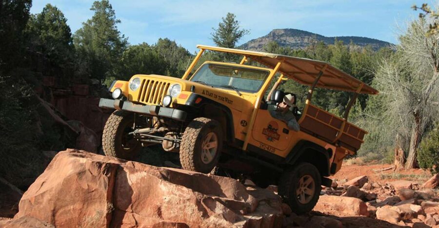 Sedona: PRIVATE Extreme Diamondback Gulch 4x4 Jeep Tour - The guide can make or break the experience