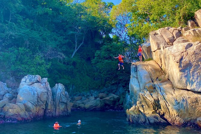 Snorkeling at Los Arcos 5 islands Hidden Beach and Cliff Jumping - What the $44 price really covers