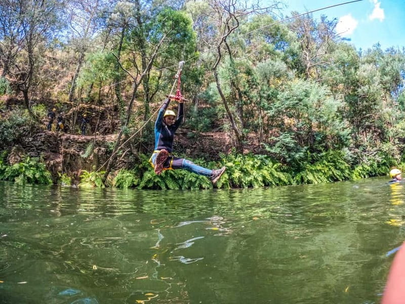 Soft Canyoning Ceira River, in Góis, Coimbra - Guide quality and group atmosphere