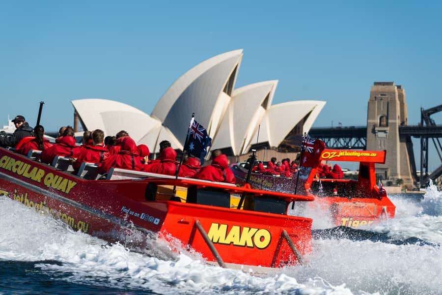 Sydney: Jet Boat Adventure Ride from Circular Quay - The 30-minute ride: from smooth harbor views to hard turns