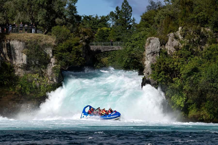 Taupō: Huka Falls 30-Minute Jet Boat Experience - Why Huka Falls looks better from the river