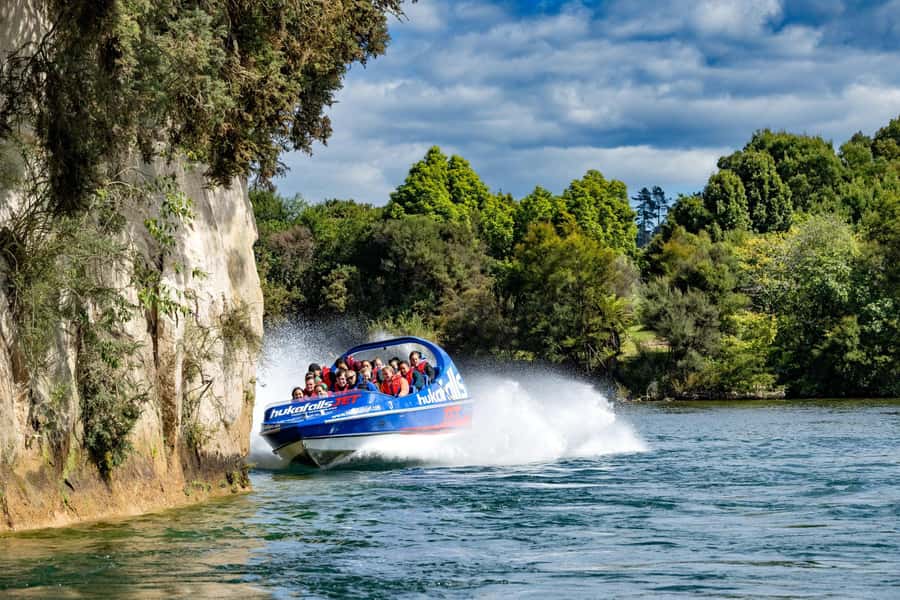 Taupō: Huka Falls 30-Minute Jet Boat Experience - The views, the spray, and the sound