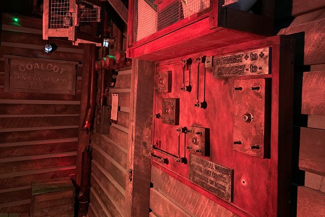 Trapped Below: Underground Escape Room Adventure at Extreme Escape San Antonio - Entering Extreme Escape on I-10
