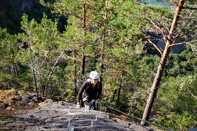 Via Ferrata Åndalsnes Intro Wall - The descent from Nesaksla needs respect