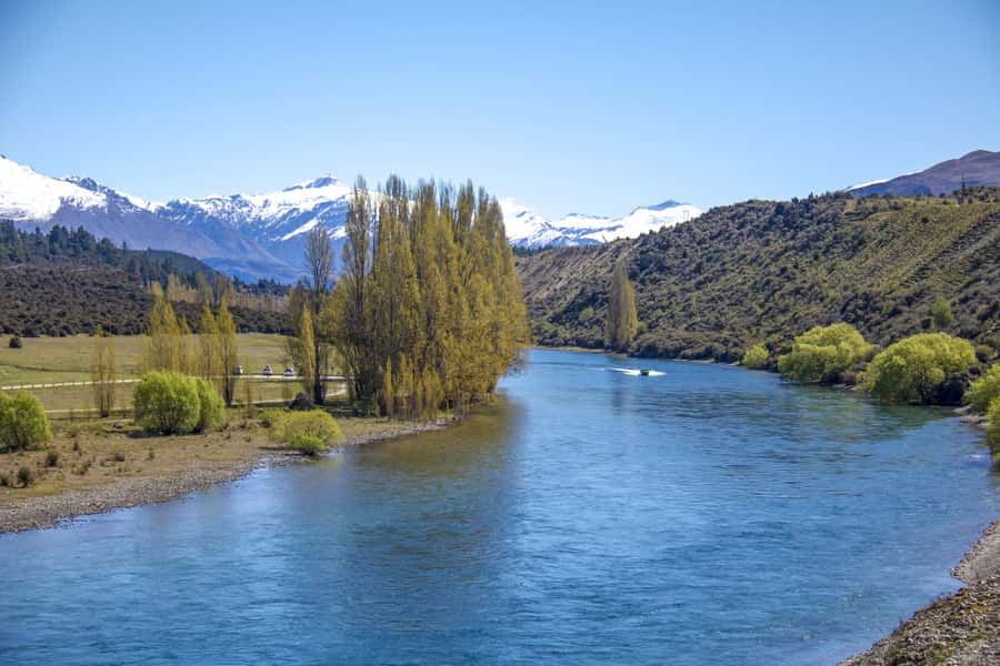 Wanaka: Jet Boat Ride on Clutha River - The Hamilton Spin and other high-speed maneuvers