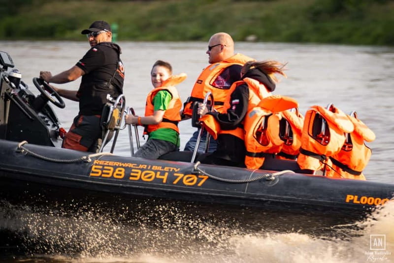 Warsaw: Adrenaline Ride on the Vistula River (Wisła) - The cautious opening near the pedestrian bridge