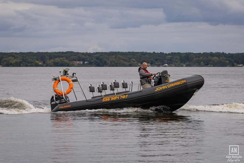 Warsaw: Adrenaline Ride on the Vistula River (Wisła) - Slowing down near the Royal Castle and Old Town