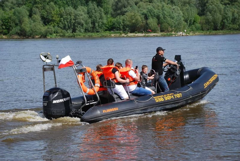 Warsaw: Adrenaline Ride on the Vistula River (Wisła) - Finding the black John Dragon boat